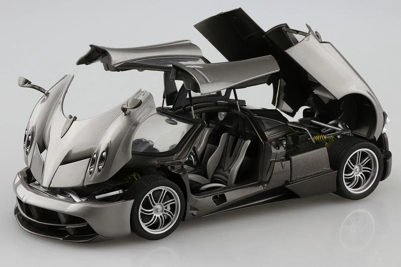 Aoshima 02 2012 Pagani Huayra 1/24 Model Kit