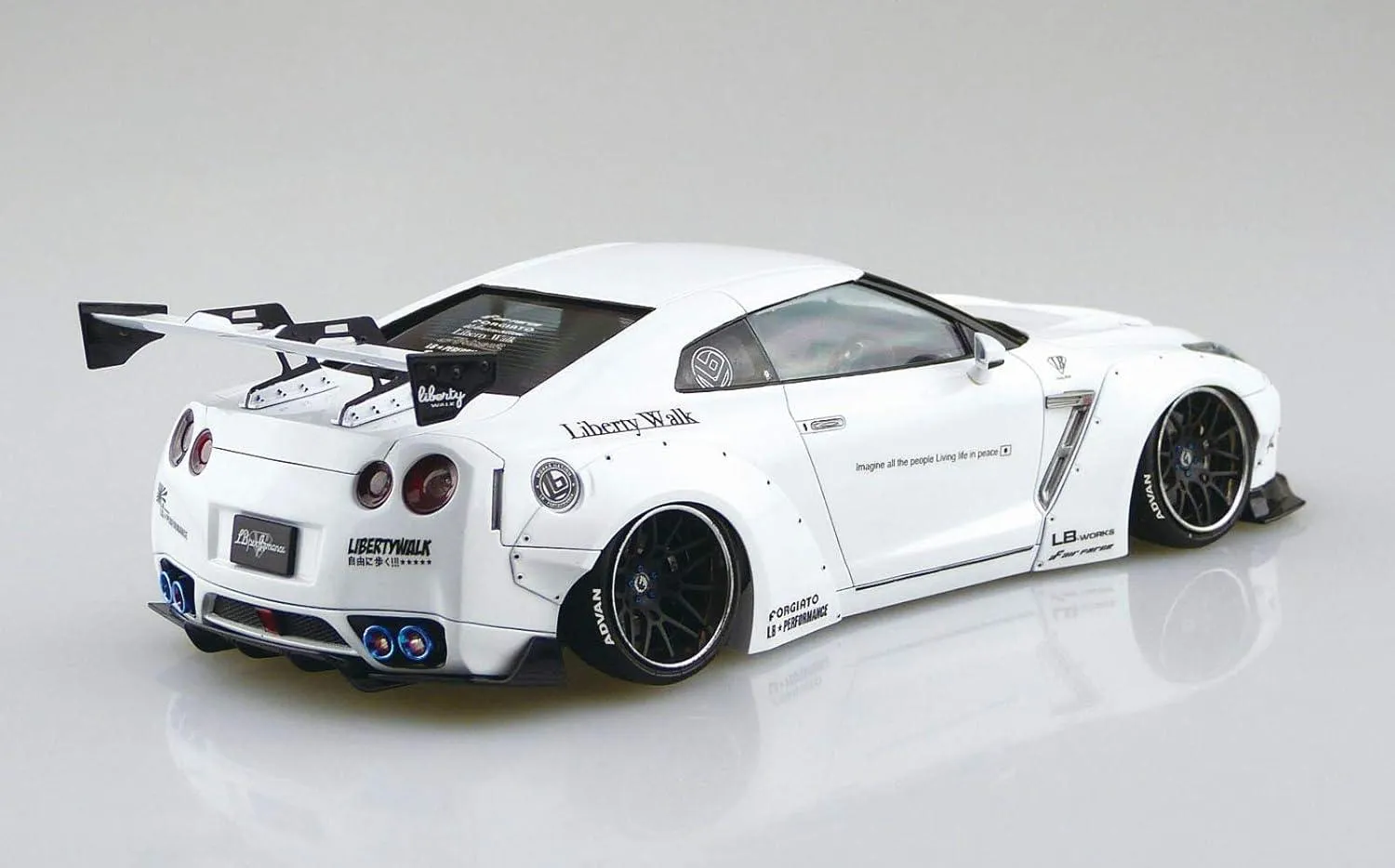 Aoshima 05590 LB-Works R35 GT-R Type 1.5 1/24 Model Kit