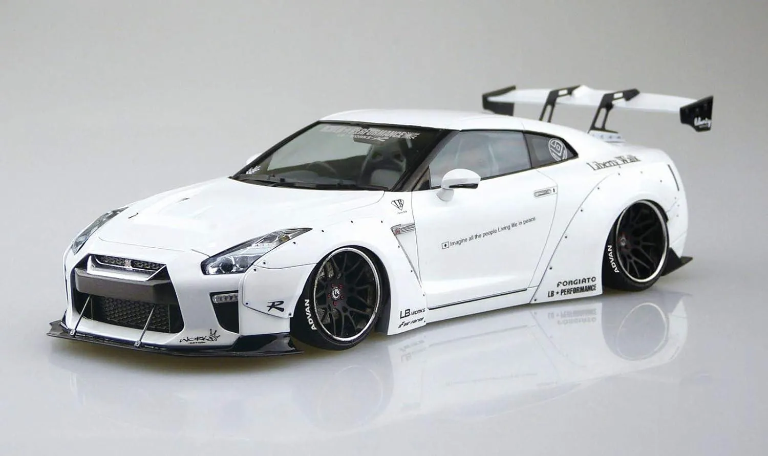 Aoshima 05590 LB-Works R35 GT-R Type 1.5 1/24 Model Kit