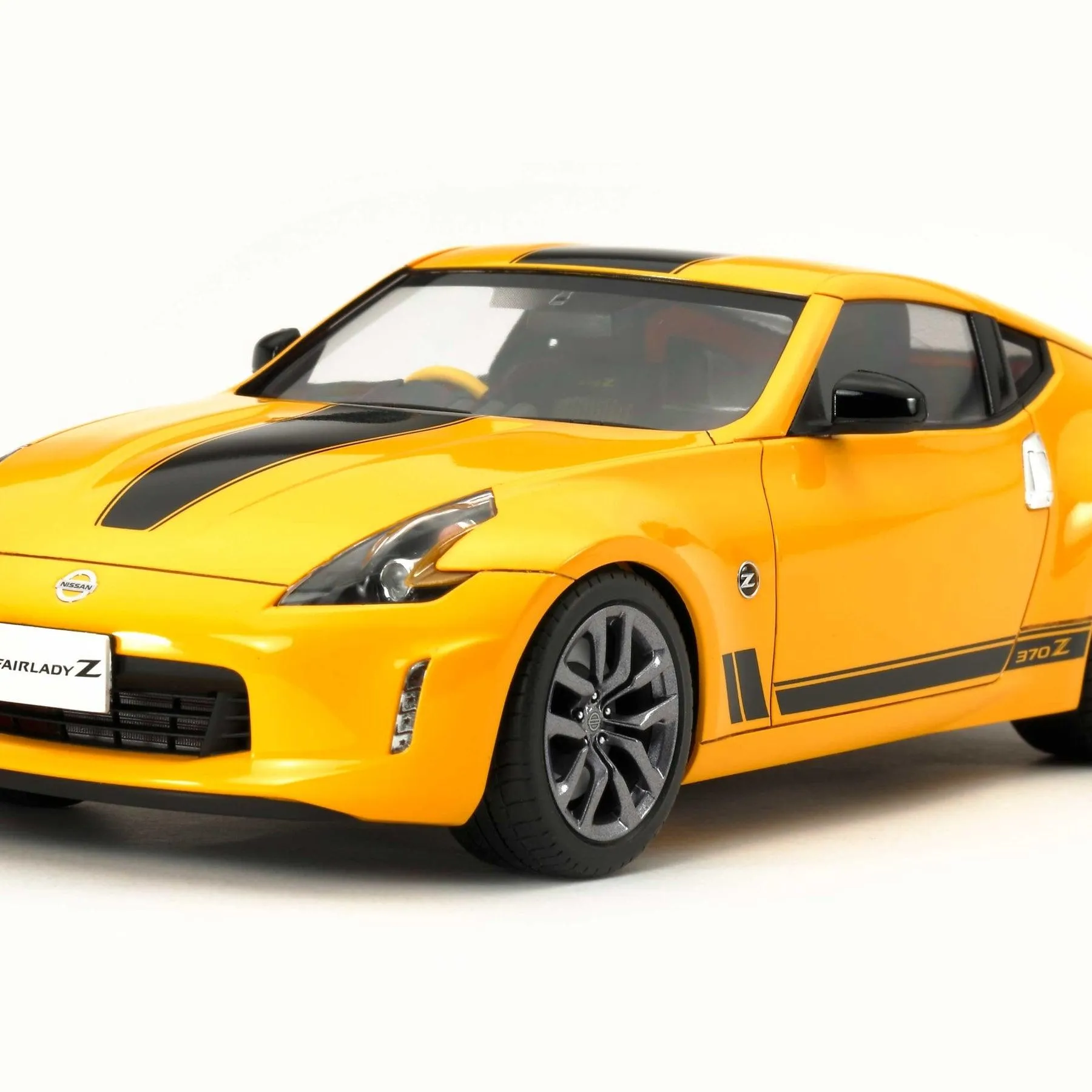 Tamiya 24348 Nissan 370Z Heritage Edition 1/24 Model Kit TAM24348